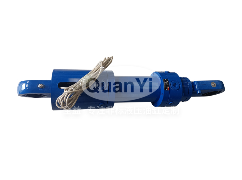 常州全益機(jī)械制造有限公司-冶金設(shè)備專用油缸 100/70-149 帶傳感器100/70-149